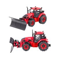 Weißrussischer Traktor mit Pflug (1)